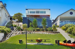 Waterfront Paradise in Lake Macquarie, Marks Point